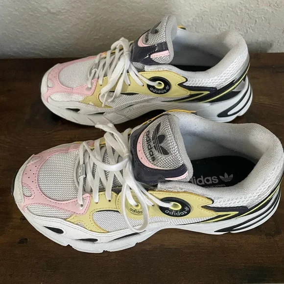 Adidas Astir - Picture 2 of 6